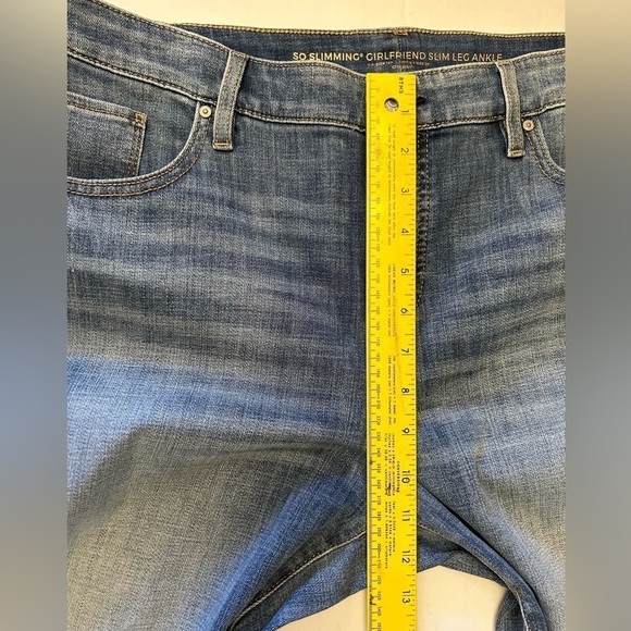 Chicos So Slimming Ankle Frayed-Hem Girlfriend Jeans Sz-12R (Chicos-2R) A15 - Picture 11 of 13